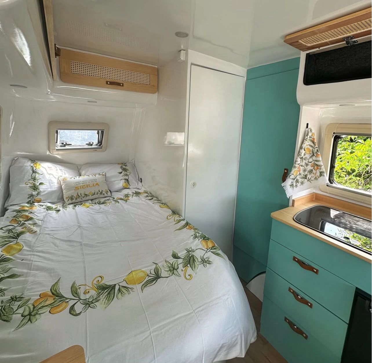 CAPSULE CARAVAN MINI R AND XL CAPSULE CARAVAN AT WHOLESALE PRICES - Image 11