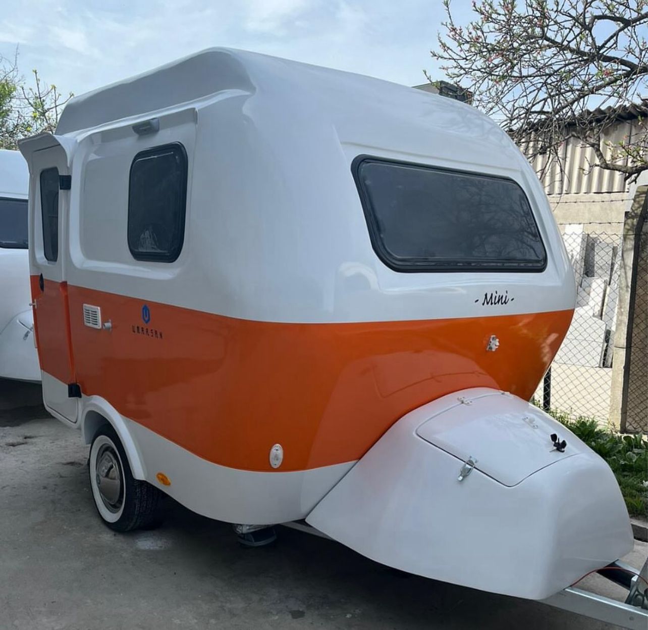 CAPSULE CARAVAN MINI R AND XL CAPSULE CARAVAN AT WHOLESALE PRICES